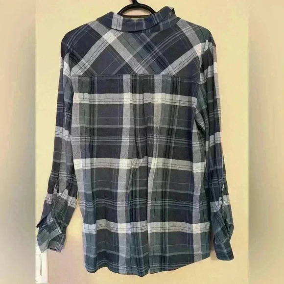 Two dye  4 button down - Picture 2 of 3